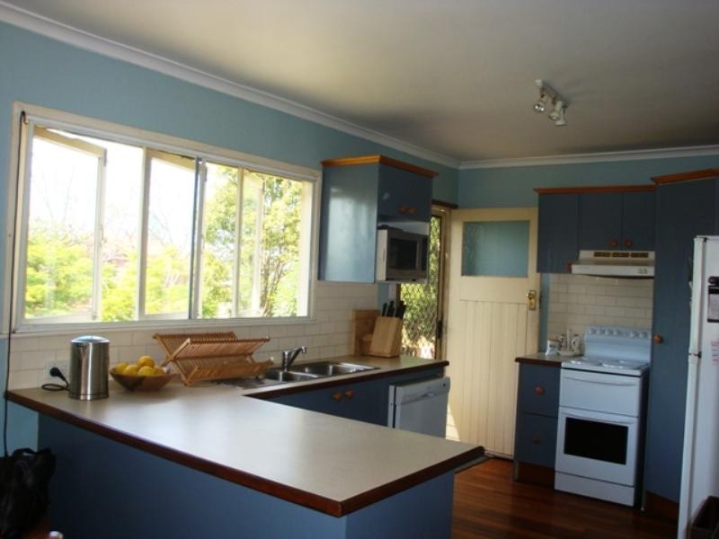 10 Vesta Street, Oxley QLD 4075