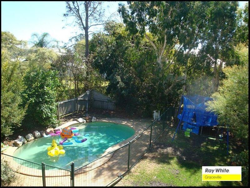 64 Chancellor Street, Sherwood QLD 4075
