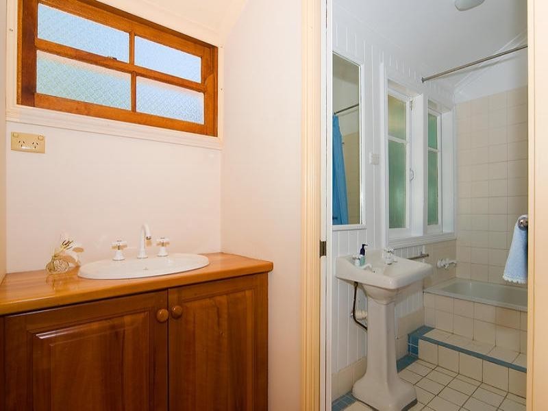 29 Douglas Street, Sherwood QLD 4075