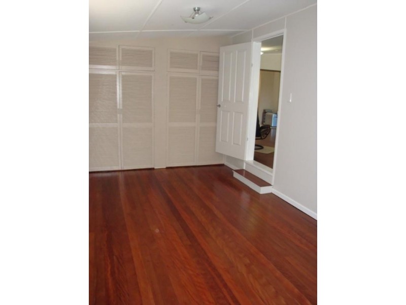 67 Ellen Street, Oxley QLD 4075