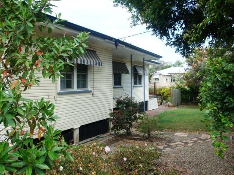 60 Hall Avenue, Corinda QLD 4075