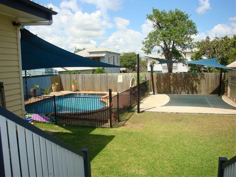 27 Chancellor Street, Sherwood QLD 4075