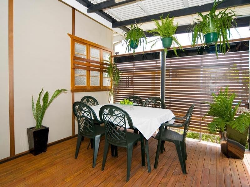 31 Camelot Street, Tennyson QLD 4105