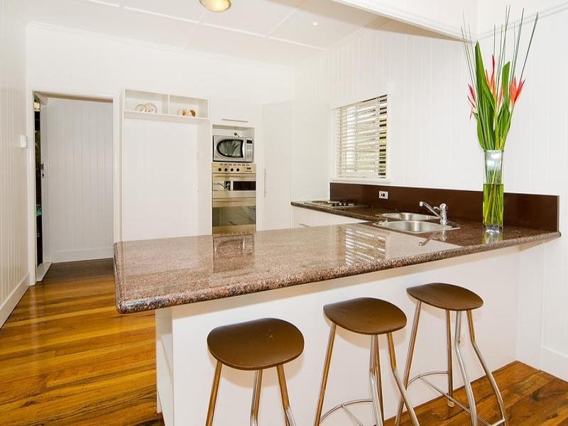 31 Camelot Street, Tennyson QLD 4105