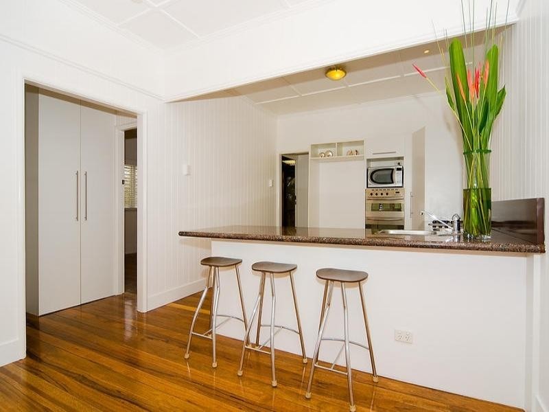 31 Camelot Street, Tennyson QLD 4105