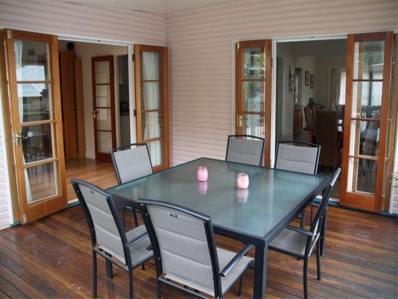 275 Long Street East, Graceville QLD 4075