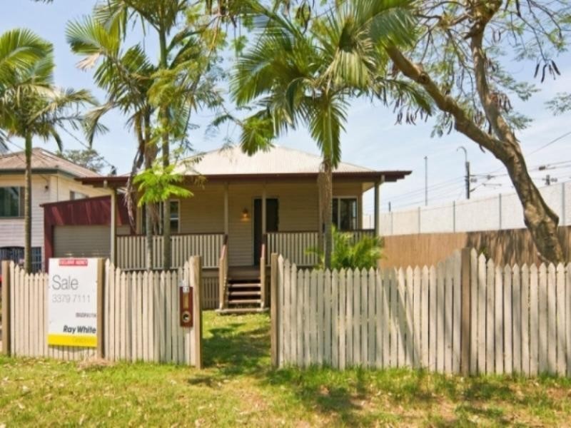 18 Gerlee Street, Tennyson QLD 4105