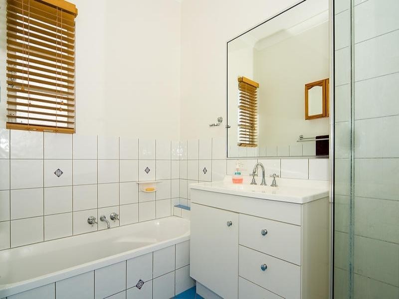 18 Gerlee Street, Tennyson QLD 4105