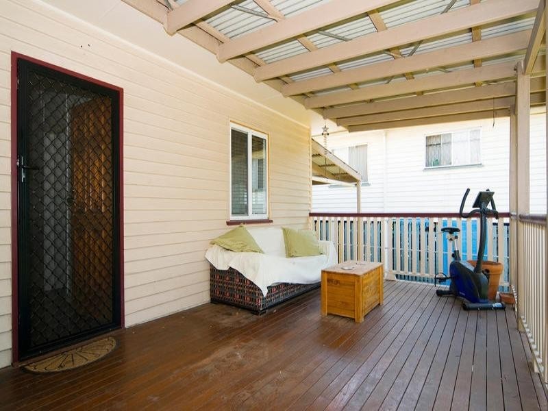 18 Gerlee Street, Tennyson QLD 4105
