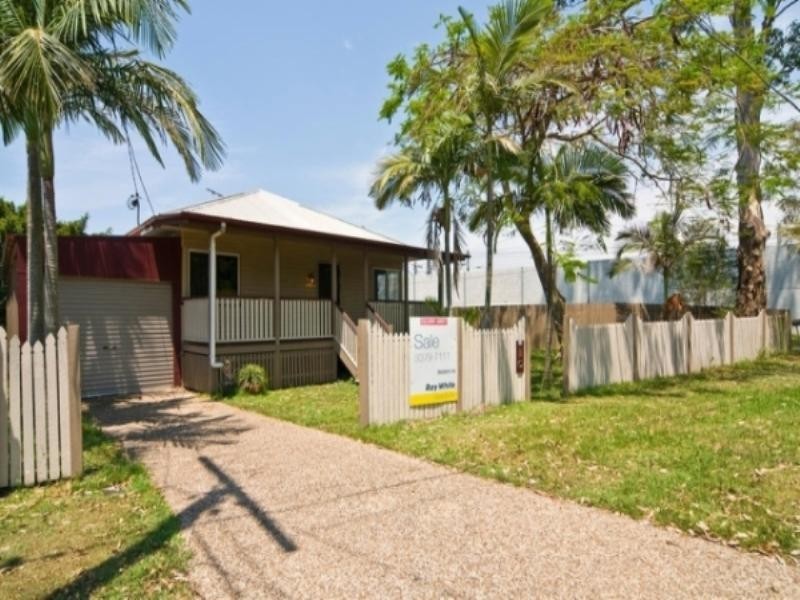 18 Gerlee Street, Tennyson QLD 4105