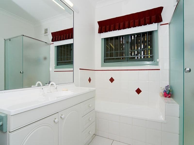 13 Jarrott Street, Chelmer QLD 4068