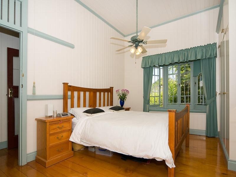 13 Jarrott Street, Chelmer QLD 4068