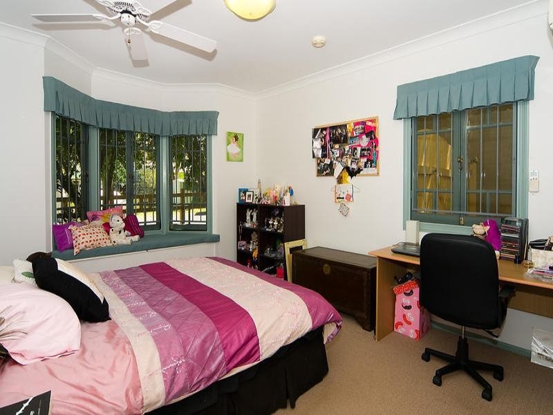 13 Jarrott Street, Chelmer QLD 4068