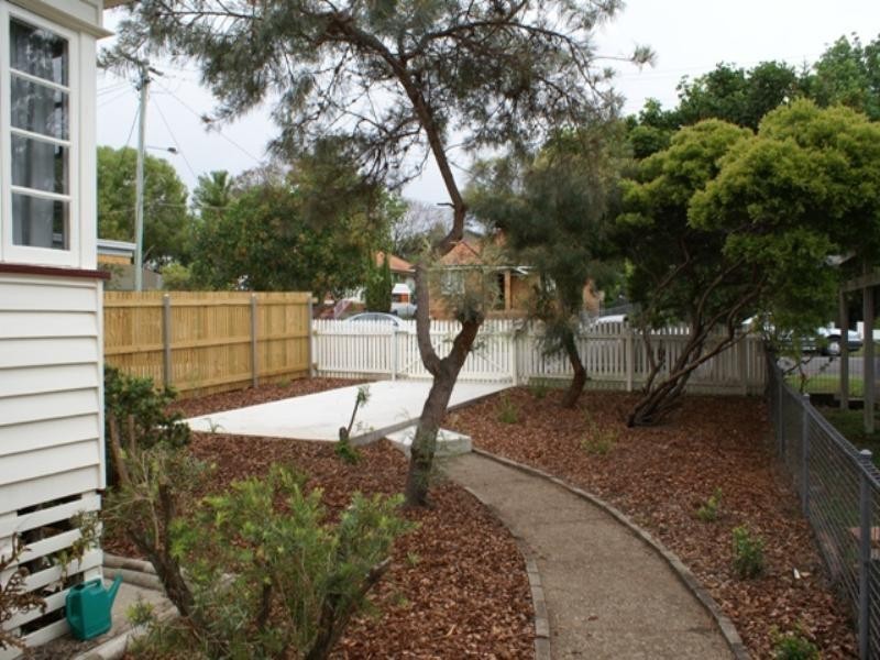 10 Young Street, Graceville QLD 4075