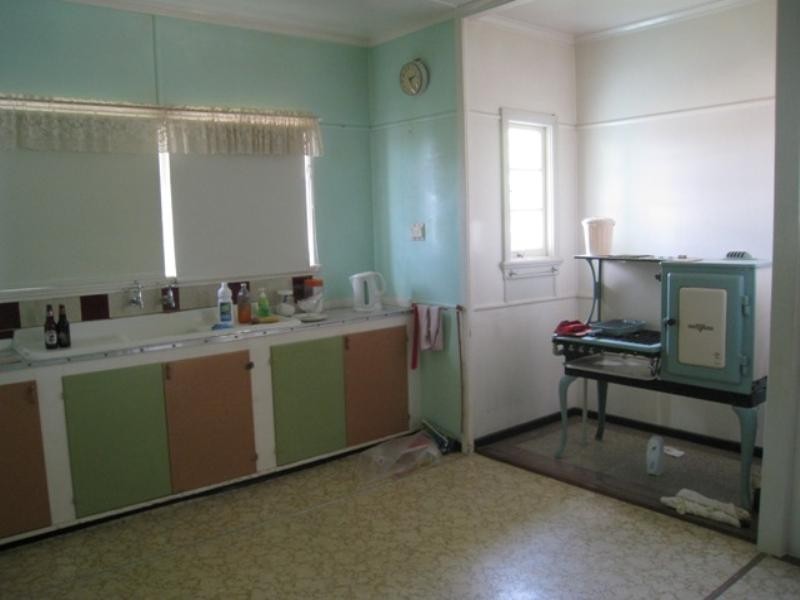 8 Cormack Street, Sherwood QLD 4075