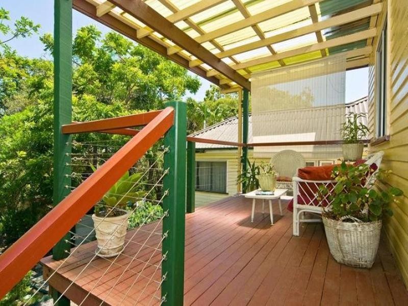 32 LANCELOT Street, Tennyson QLD 4105