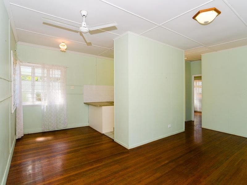 4 David Street, Tennyson QLD 4105