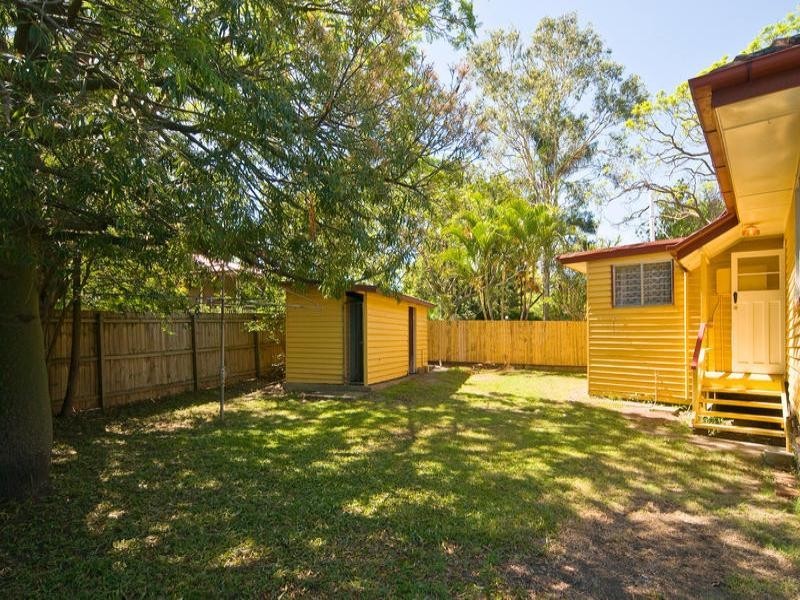 4 David Street, Tennyson QLD 4105