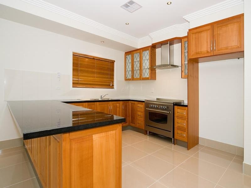 10 St Leonards Street, Coorparoo QLD 4151