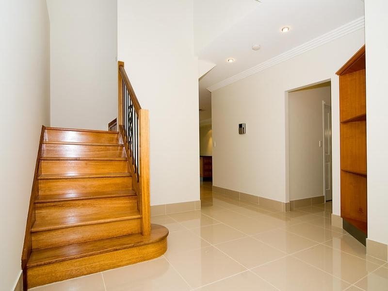 10 St Leonards Street, Coorparoo QLD 4151
