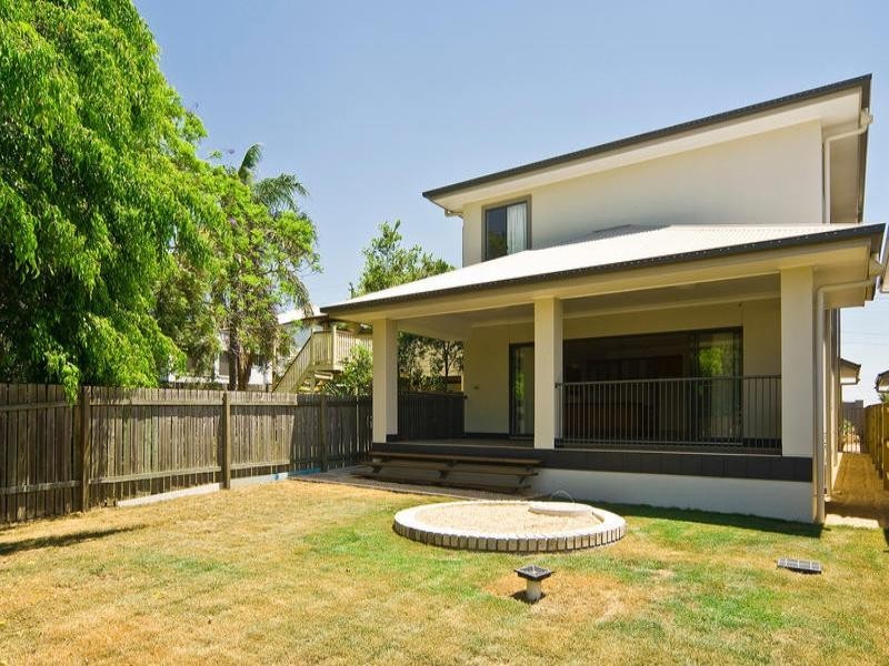 10 St Leonards Street, Coorparoo QLD 4151