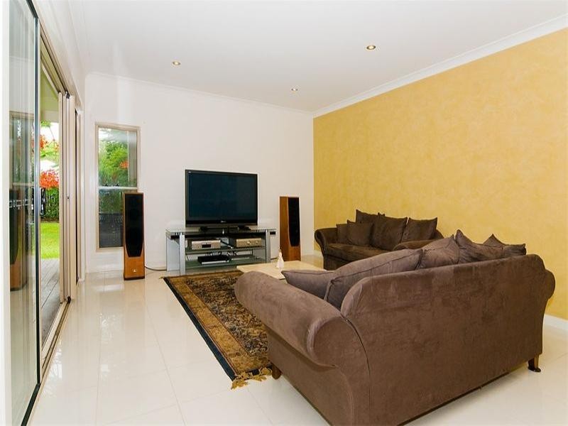 85 Long Street West, Graceville QLD 4075