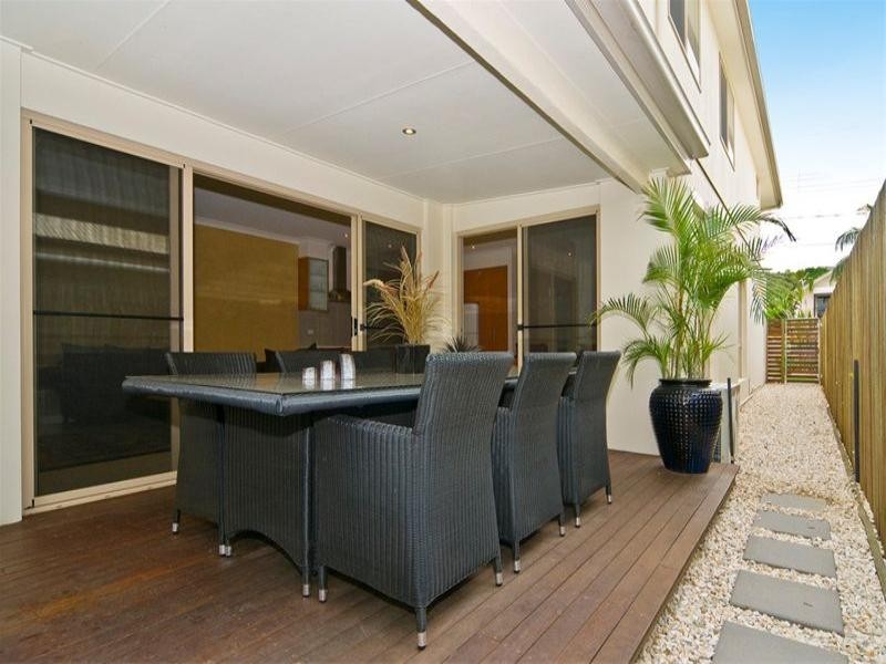 85 Long Street West, Graceville QLD 4075