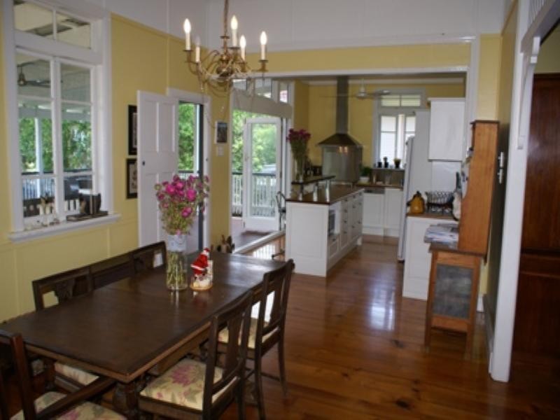 24 Weinholt Street, Sherwood QLD 4075