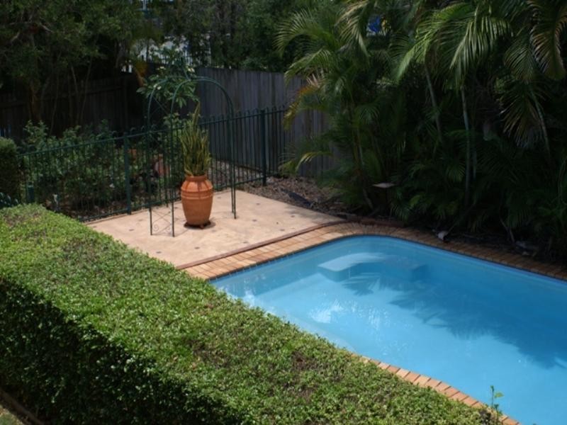 24 Weinholt Street, Sherwood QLD 4075