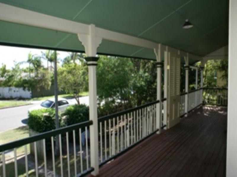 12 Plumer Street, Sherwood QLD 4075