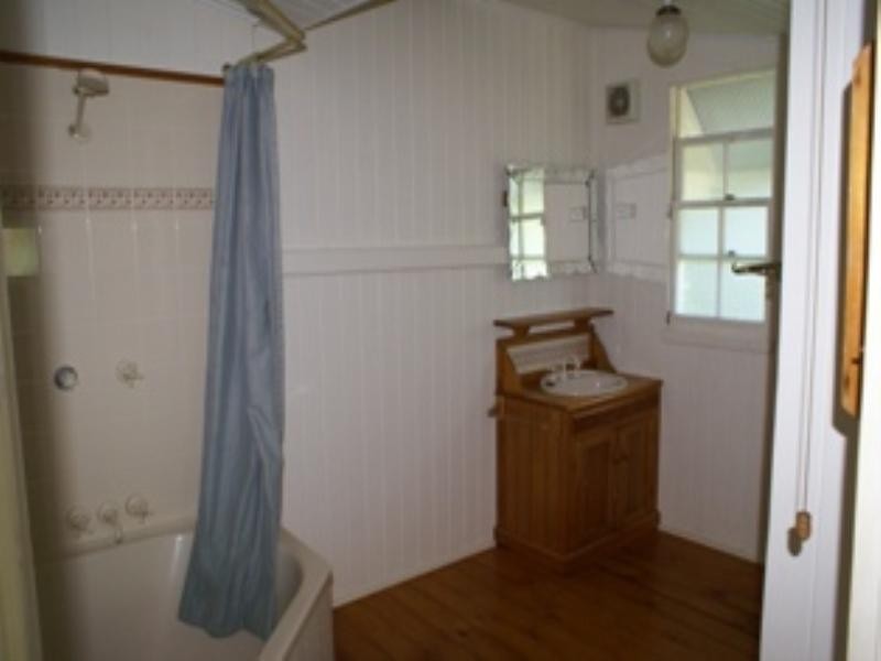 12 Plumer Street, Sherwood QLD 4075