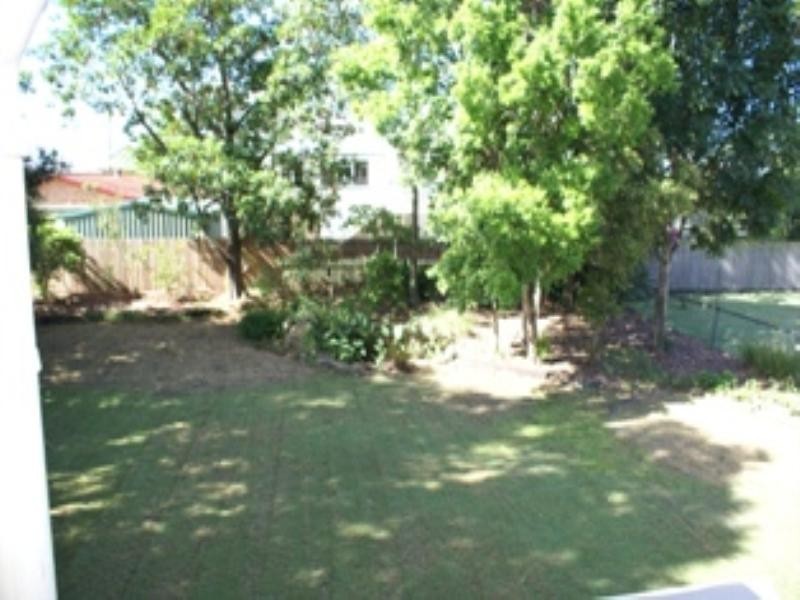 12 Plumer Street, Sherwood QLD 4075