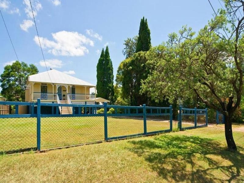83 Englefield Road, Oxley QLD 4075
