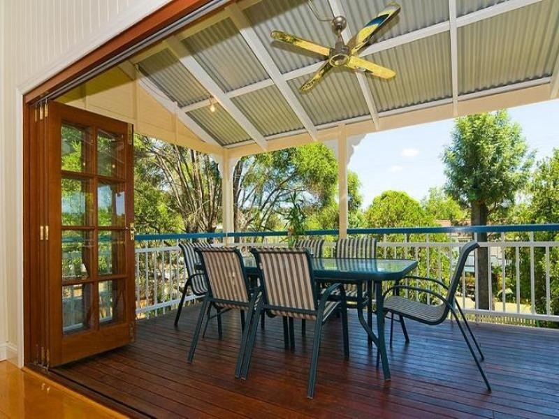 83 Englefield Road, Oxley QLD 4075