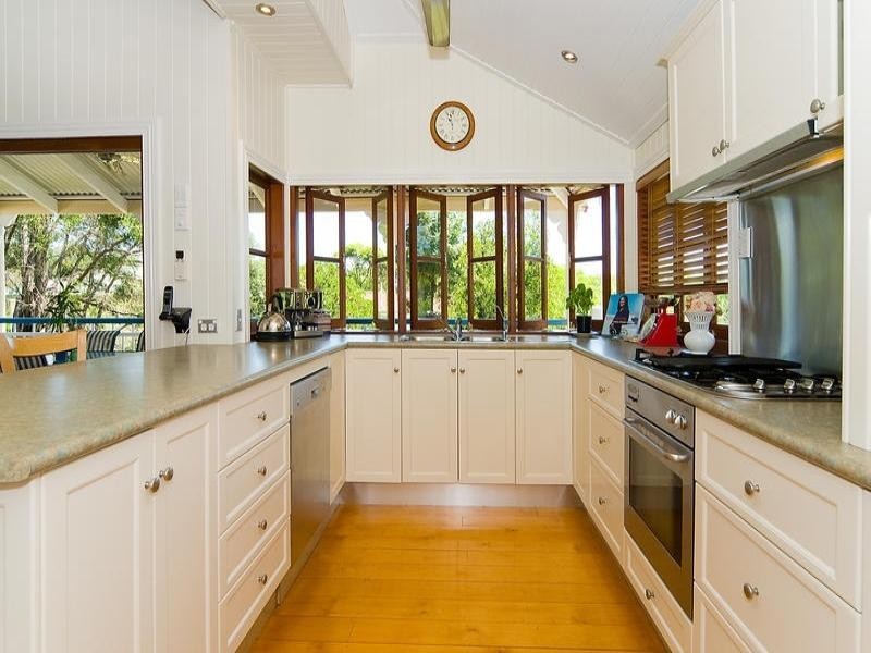 83 Englefield Road, Oxley QLD 4075