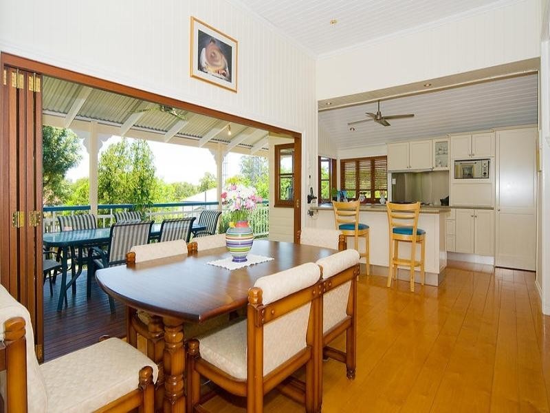 83 Englefield Road, Oxley QLD 4075