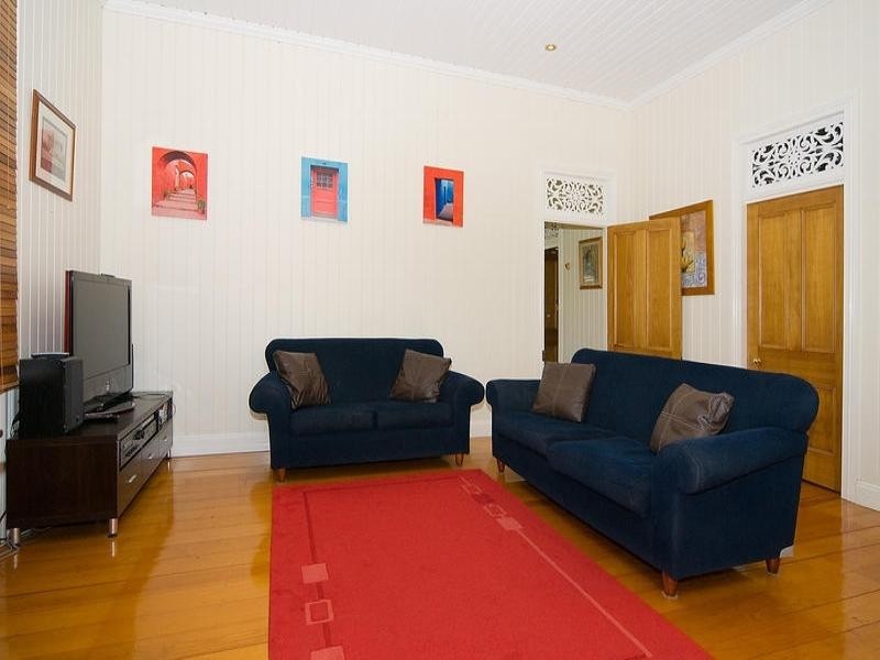 83 Englefield Road, Oxley QLD 4075