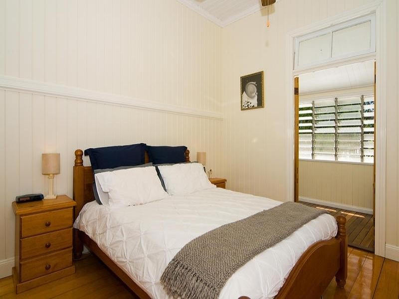 83 Englefield Road, Oxley QLD 4075