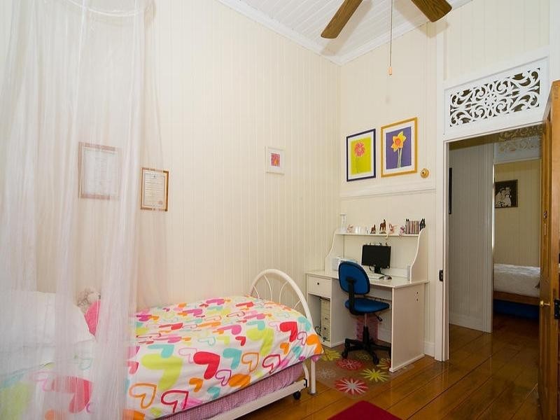 83 Englefield Road, Oxley QLD 4075