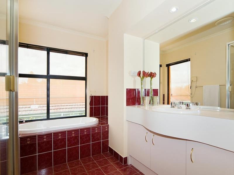 34 Douglas Street, Sherwood QLD 4075