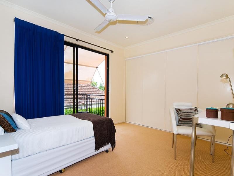 34 Douglas Street, Sherwood QLD 4075