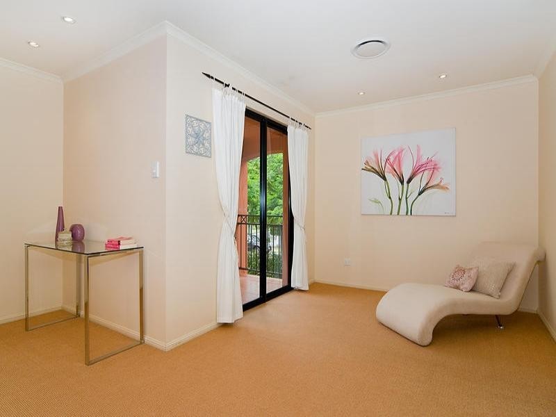 34 Douglas Street, Sherwood QLD 4075