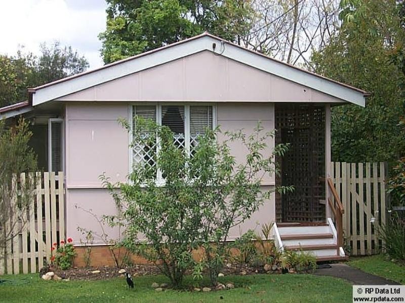 82 King Arthur Terrace, Tennyson QLD 4105