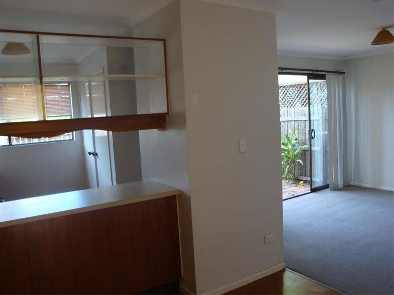 1/60 Railway Street, Booval QLD 4304