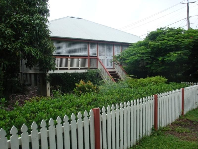 90 Kitchener Street, Sherwood QLD 4075