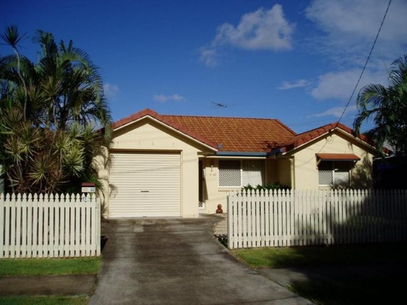 32 Vivian Street, Tennyson QLD 4105