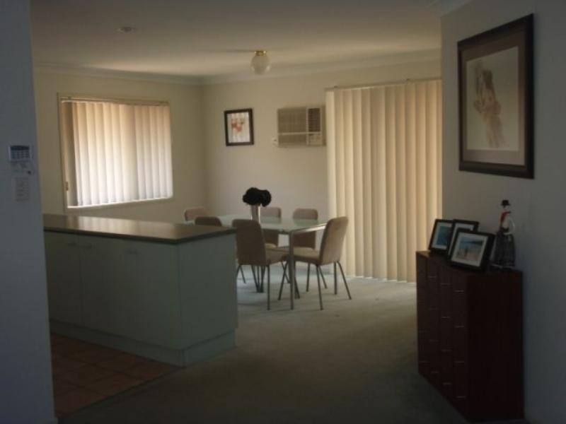 32 Vivian Street, Tennyson QLD 4105