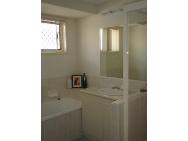 32 Vivian Street, Tennyson QLD 4105