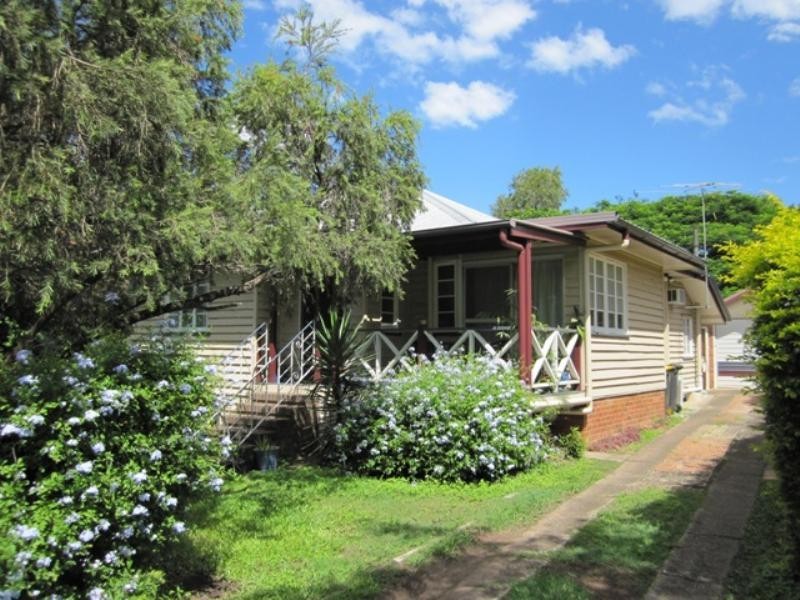 279 Long Street East, Graceville QLD 4075