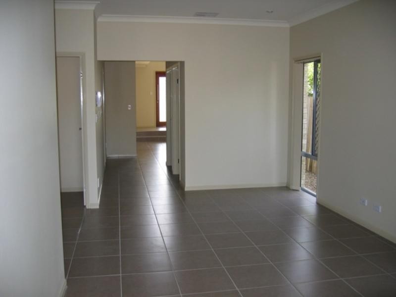 20 Camelot Street, Tennyson QLD 4105